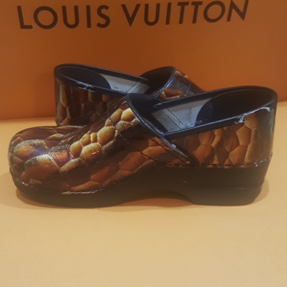 SOLD!! DANKSO Croc Print Clogs - Size 40/9.5-10 - Picture 5 of 8